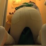 2人目。膝立ちのカバーソックス足裏