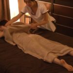 1人目。うつ伏せの遠めの足裏