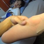 開脚体勢のドアップパンスト足裏