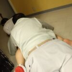 1:04:54 うつ伏せの足裏